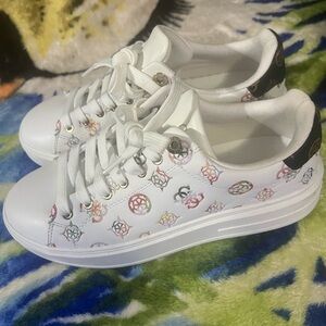 Stylish White Womans Shoes with Colorful Pattern